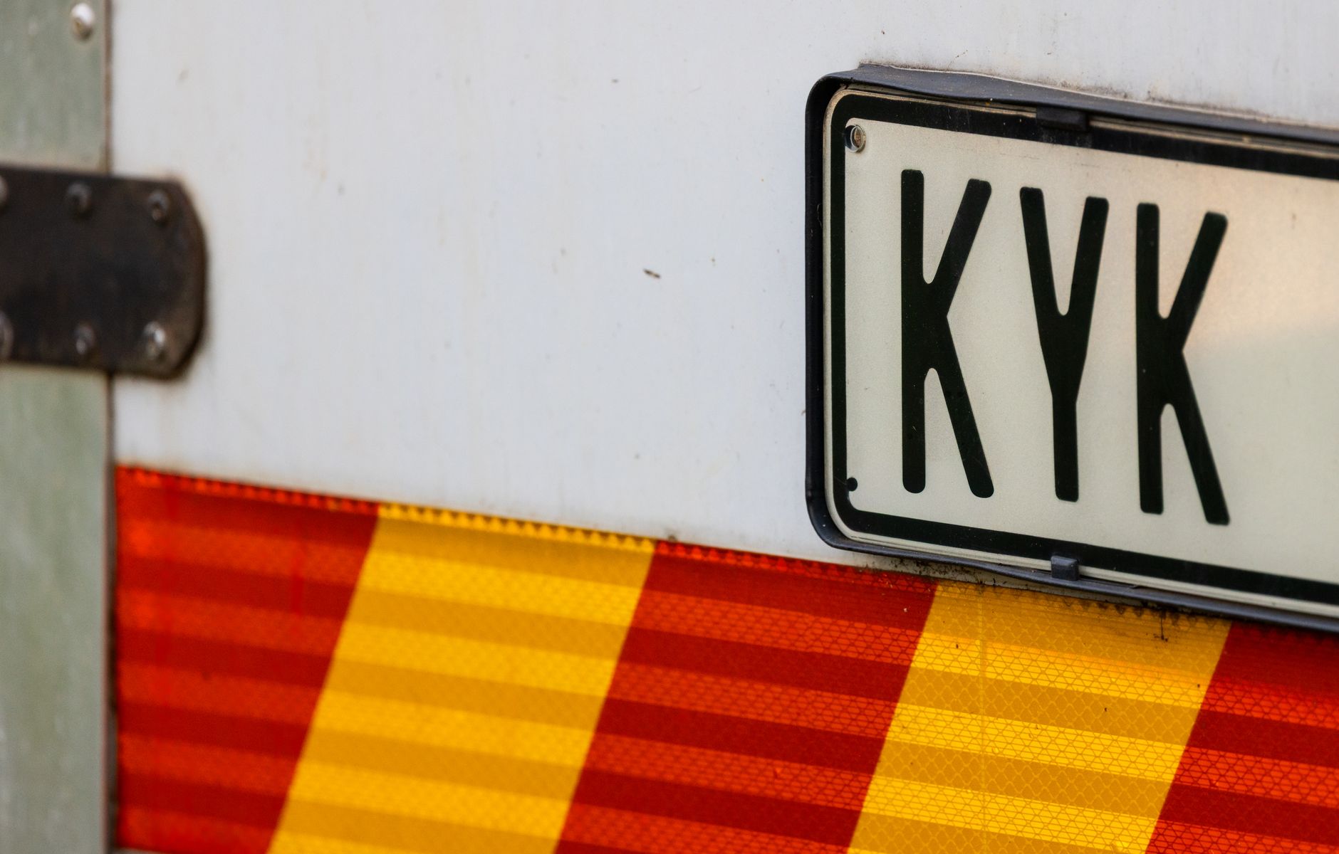 Nowe etykiety UE a opony zimowe: jak czytać oznaczenia przyczepności